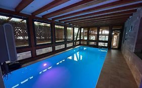 Apartment im Wald - mit Schwimmbad!